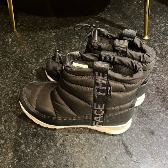Black Quilted The North Face Winter Boots - Picture 6 of 6